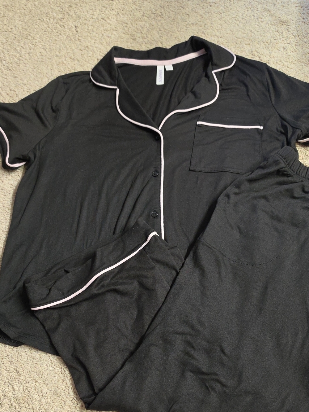 Joyspun Women's Black Pajama Set with Pink Piping Crop Sz L